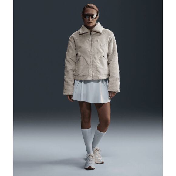 WMNS NIKE SPORTSWEAR ESSENTIAL LOOSE PRINTED FAUX FUR JACKET Small - Picture 3 of 4